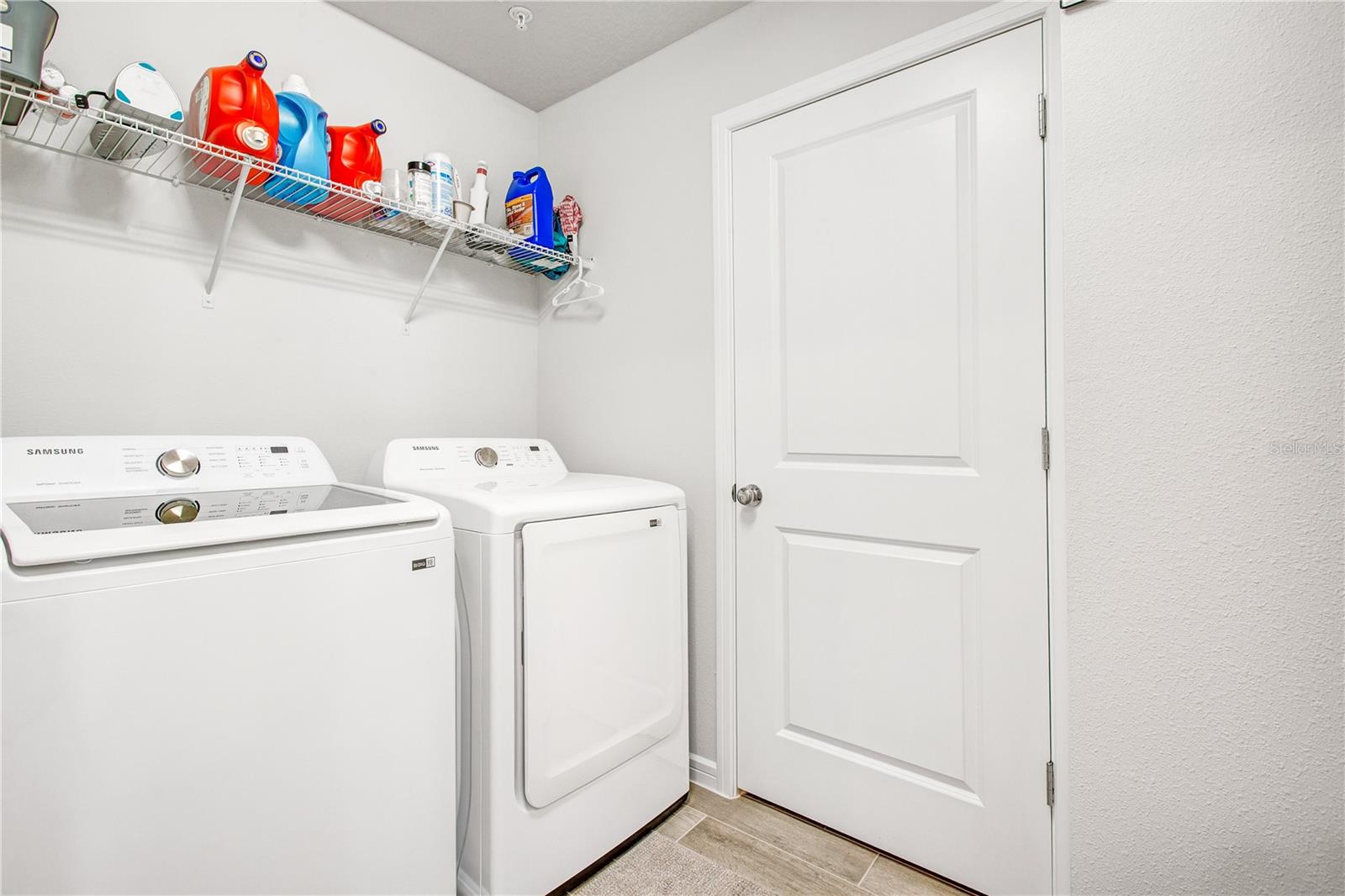 Orlando, Florida 32827, 4 Bedrooms Bedrooms, ,3 BathroomsBathrooms,Residential,For Sale,O6134747
