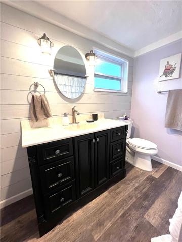 BATH 1 OFF FAMILY ROOM