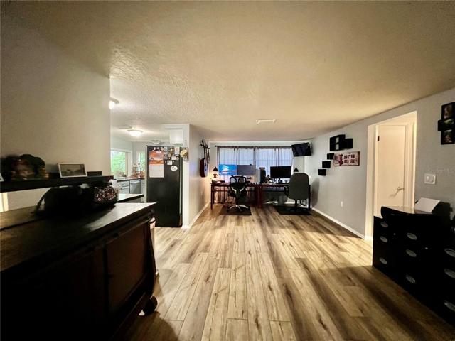 FAMILY VIEW FROM FOYER AREA