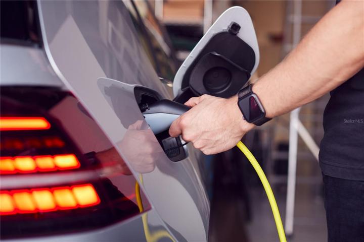 e-car charging outlet in garage!!!