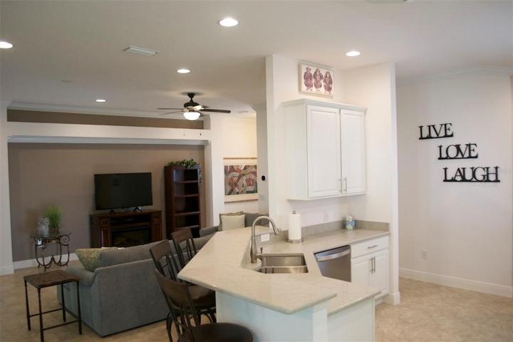 spacious, beautiful and functional kitchen.