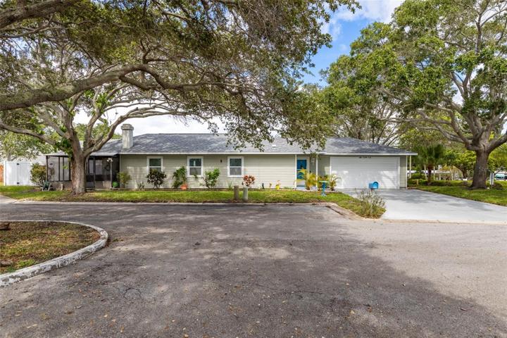 Welcome 156 Darby Ct!   A charming 2 Bedroom, 2 Bathroom home!