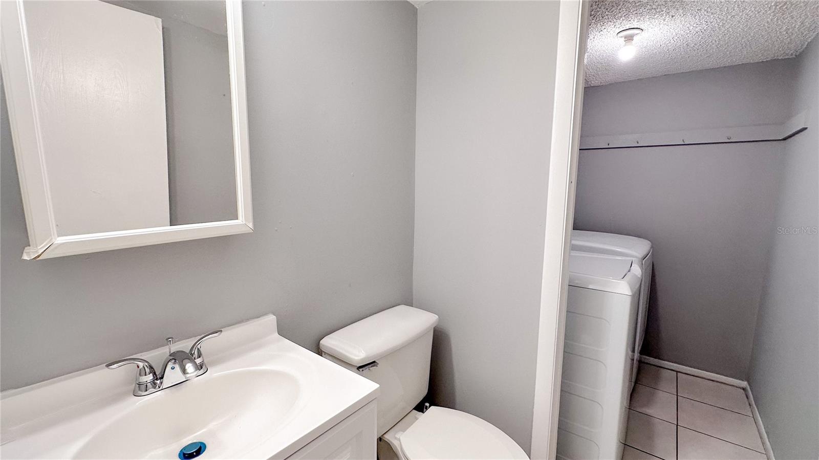 217 Debora Court, Altamonte Springs, Florida 32701, 3 Bedrooms Bedrooms, ,3 BathroomsBathrooms,Residential,For Sale,DEBORA,O6134887