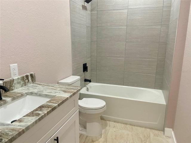 Hall Bath, Tiled  tub/shower combo,