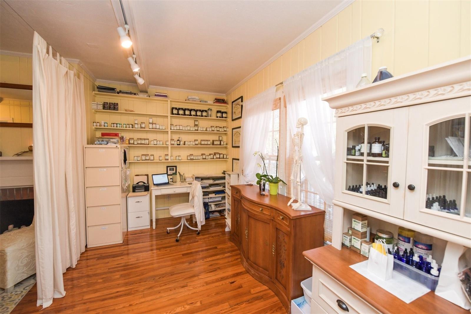 830 Central Avenue, Sarasota, Florida 34236, ,Commercial Sale,For Sale,CENTRAL,D6132038