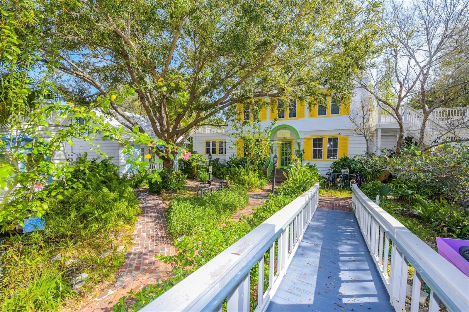 830 Central Avenue, Sarasota, Florida 34236, ,Commercial Sale,For Sale,CENTRAL,D6132038