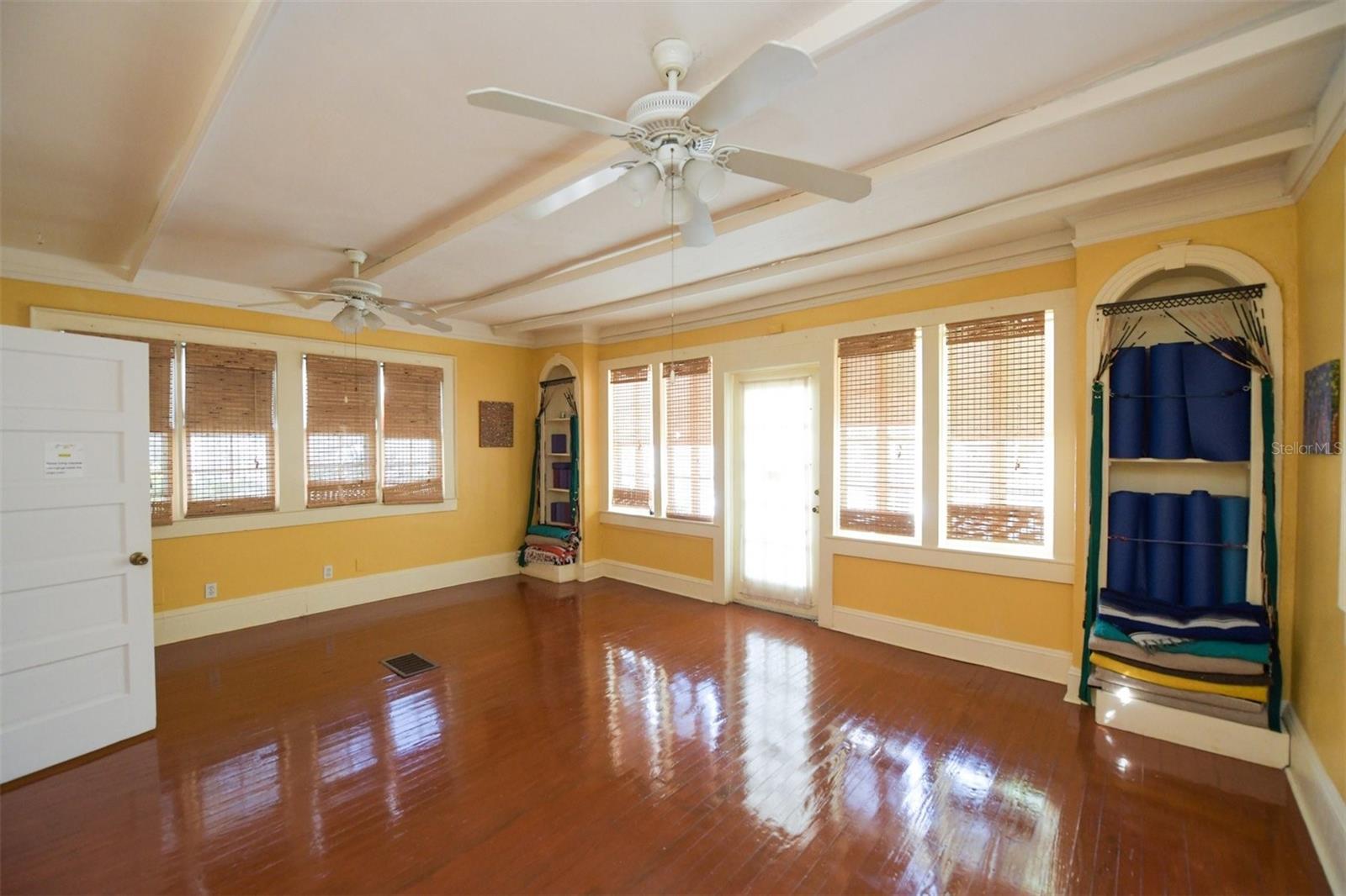 830 Central Avenue, Sarasota, Florida 34236, ,Commercial Sale,For Sale,CENTRAL,D6132038