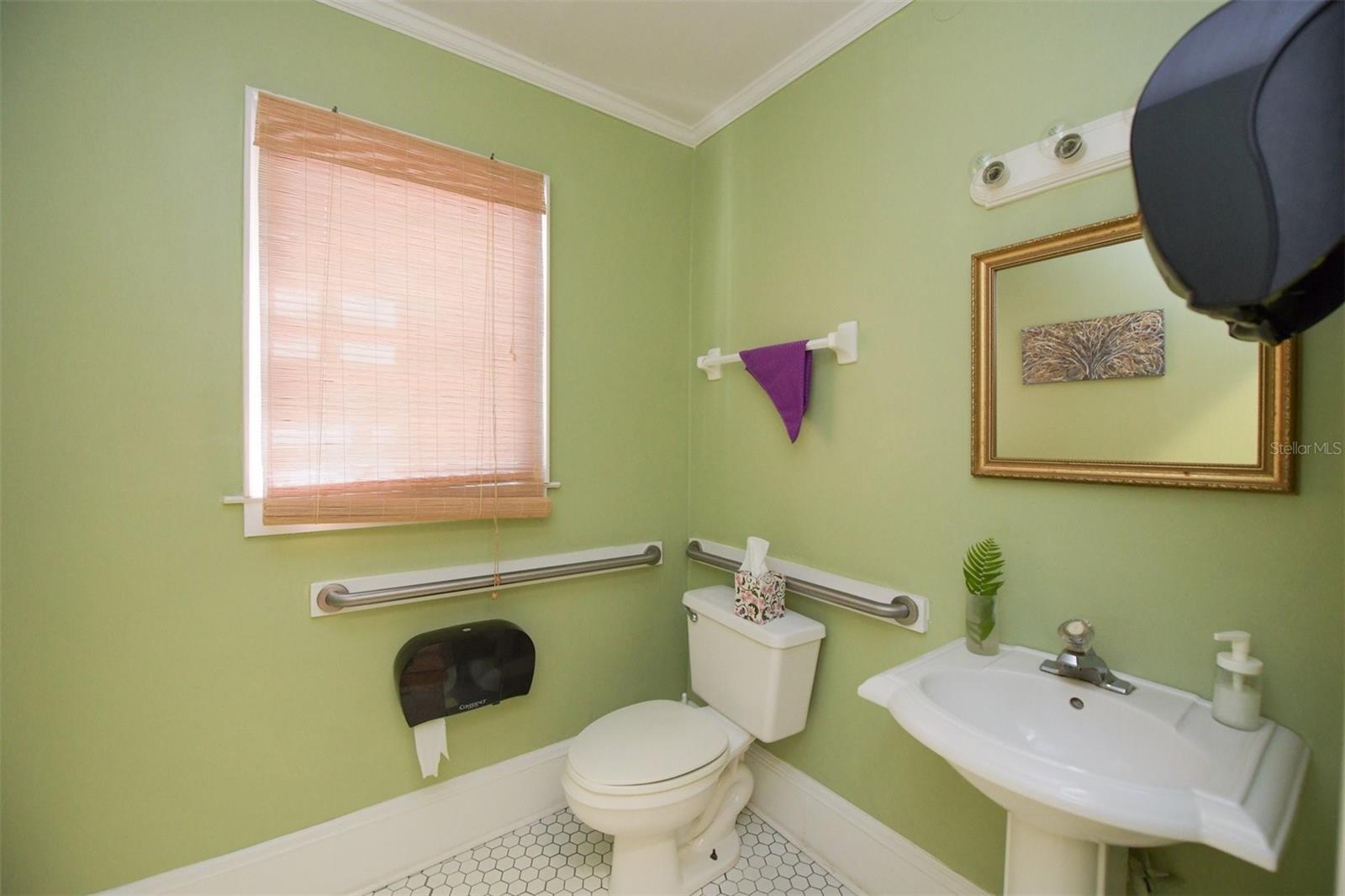 830 Central Avenue, Sarasota, Florida 34236, ,Commercial Sale,For Sale,CENTRAL,D6132038