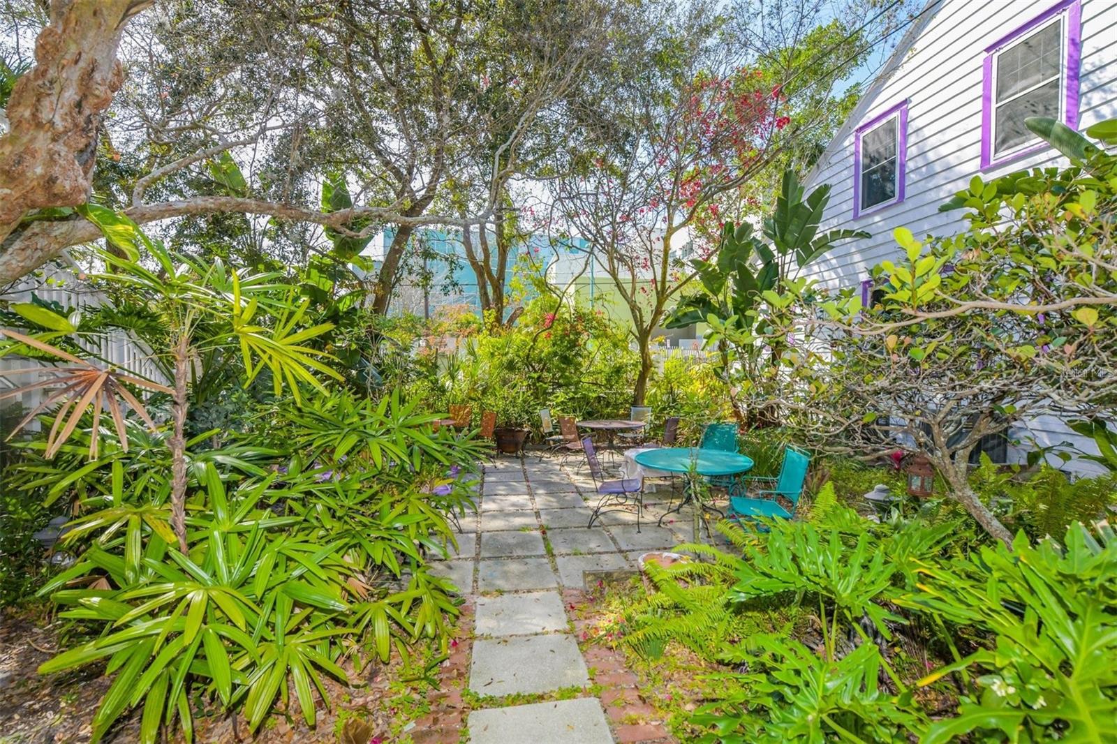 830 Central Avenue, Sarasota, Florida 34236, ,Commercial Sale,For Sale,CENTRAL,D6132038