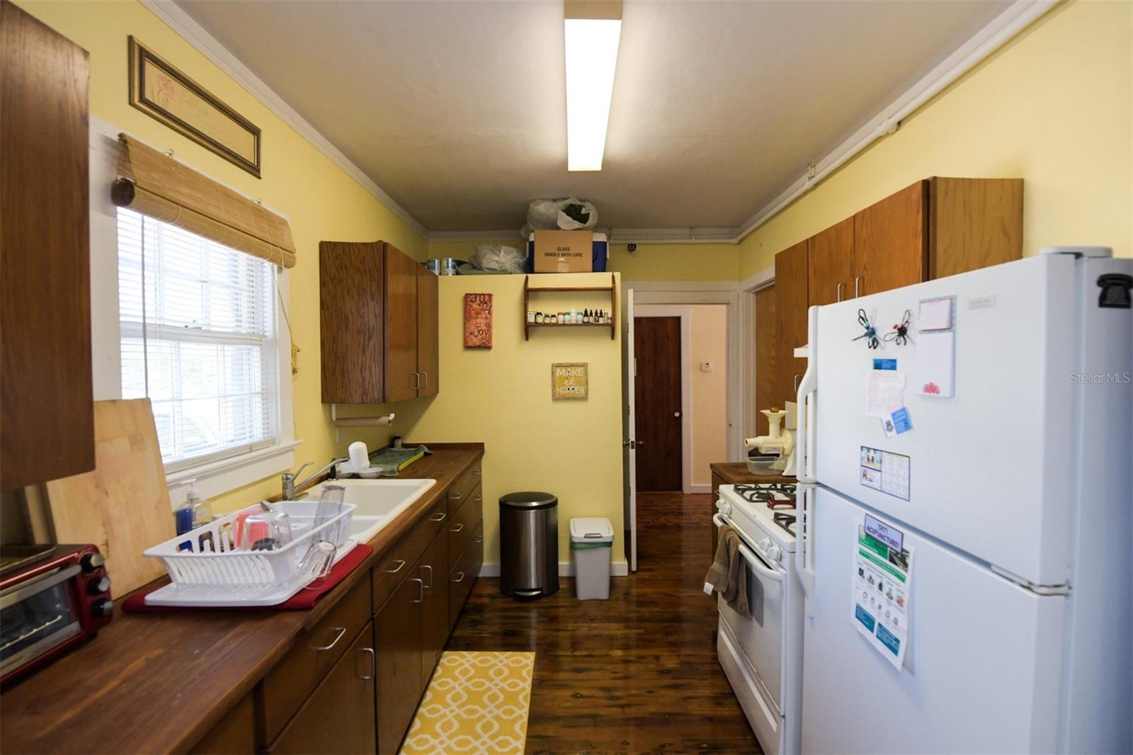 830 Central Avenue, Sarasota, Florida 34236, ,Commercial Sale,For Sale,CENTRAL,D6132038