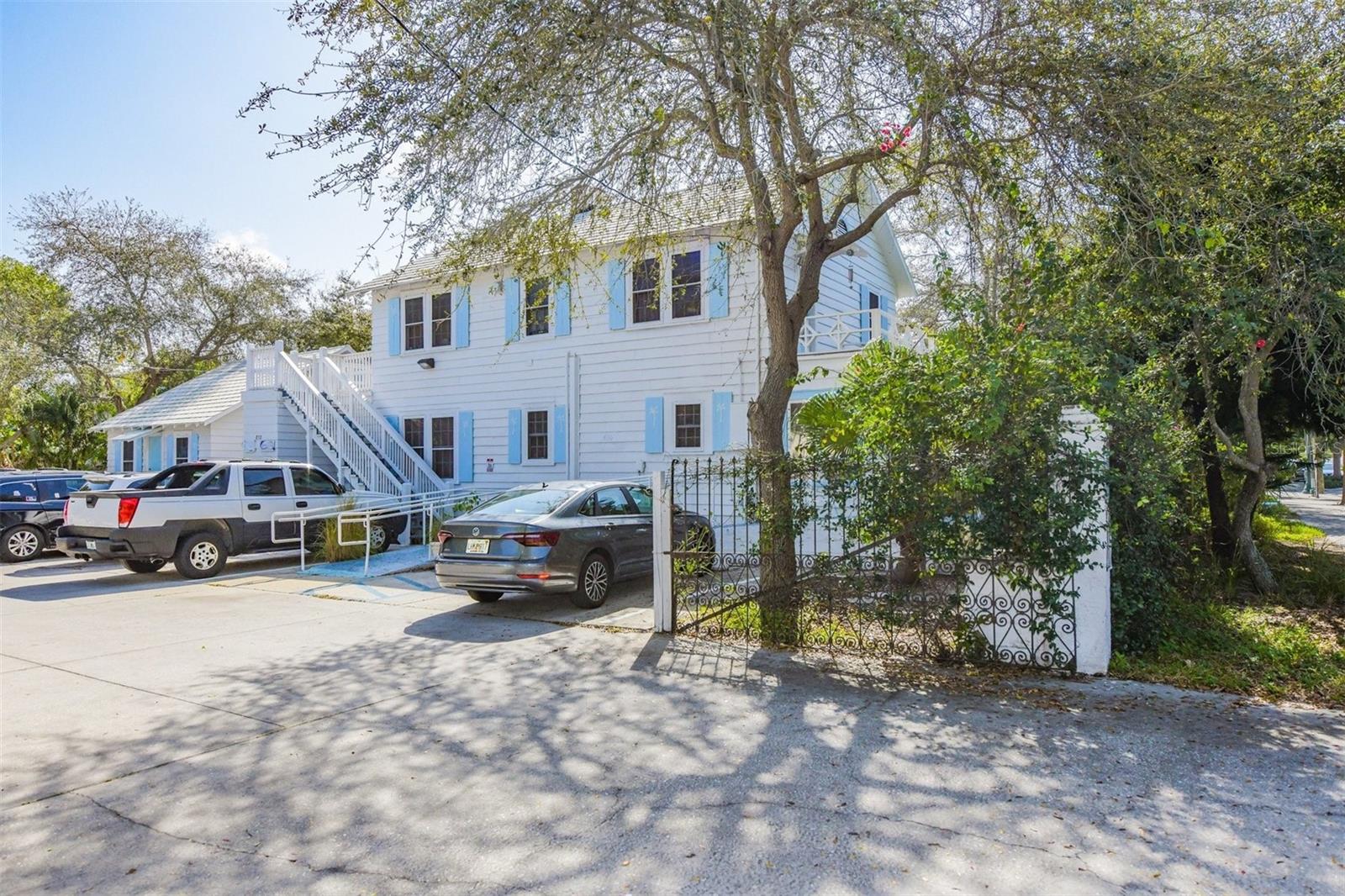 830 Central Avenue, Sarasota, Florida 34236, ,Commercial Sale,For Sale,CENTRAL,D6132038