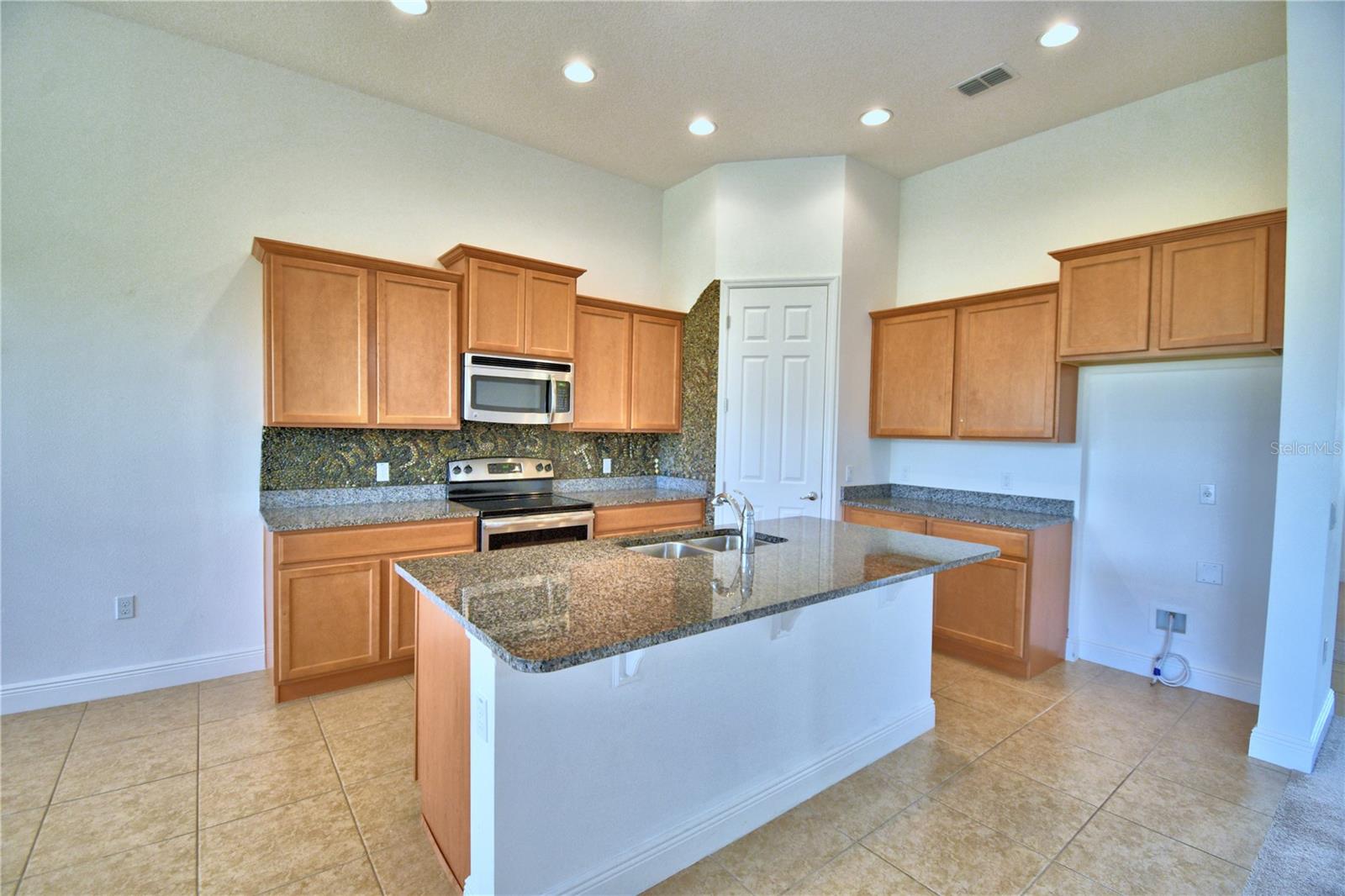 3805 Bowfin Trail, Kissimmee, Florida 34746, 3 Bedrooms Bedrooms, ,2 BathroomsBathrooms,Residential,For Sale,BOWFIN,P4926978