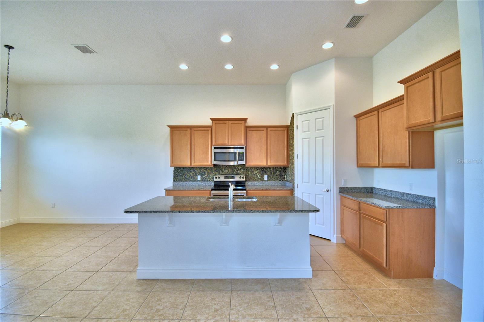 3805 Bowfin Trail, Kissimmee, Florida 34746, 3 Bedrooms Bedrooms, ,2 BathroomsBathrooms,Residential,For Sale,BOWFIN,P4926978