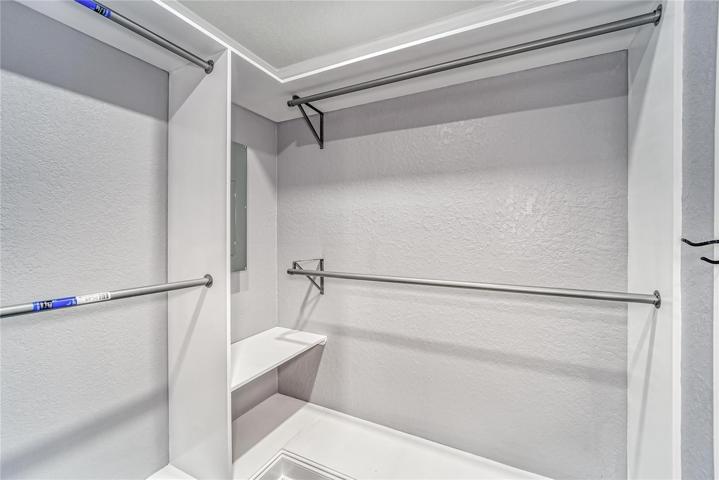 Owner's suite walk-in closet