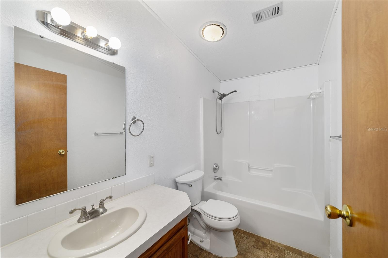 2188 County Road 245d, Oxford, Florida 34484, 3 Bedrooms Bedrooms, ,2 BathroomsBathrooms,Residential,For Sale,COUNTY ROAD 245D,OM663053
