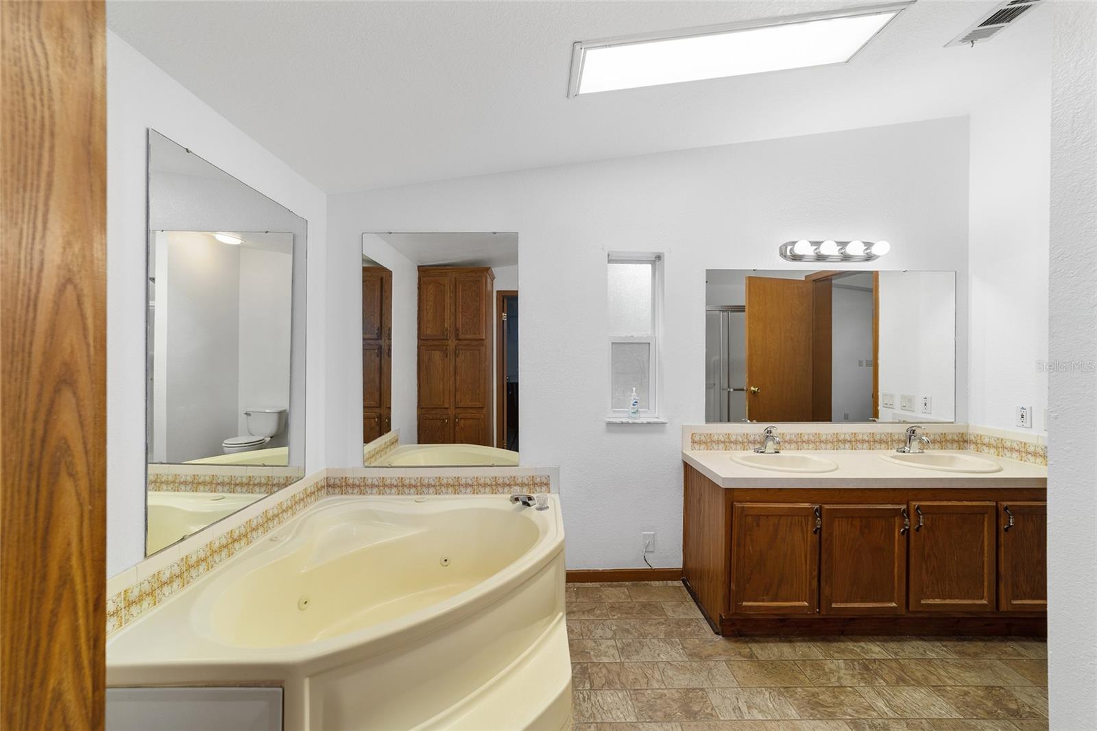 2188 County Road 245d, Oxford, Florida 34484, 3 Bedrooms Bedrooms, ,2 BathroomsBathrooms,Residential,For Sale,COUNTY ROAD 245D,OM663053