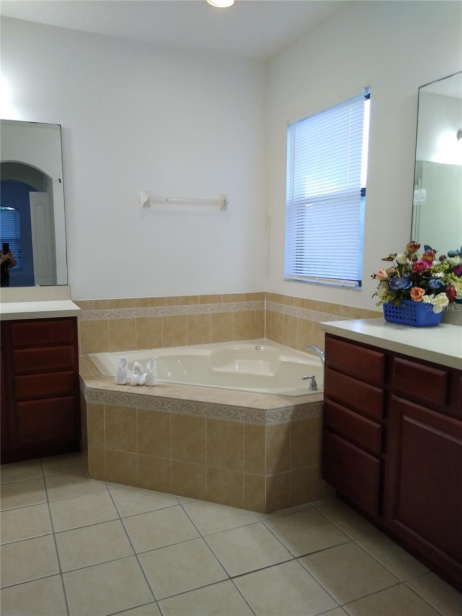 2998 Camino Real Drive, Kissimmee, Florida 34744, 6 Bedrooms Bedrooms, ,4 BathroomsBathrooms,Residential,For Sale,CAMINO REAL,O6135184