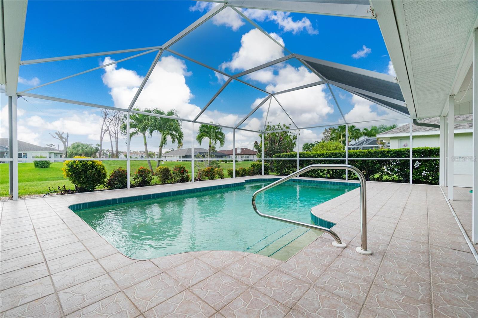 Plenty of space and privacy on the pool deck.