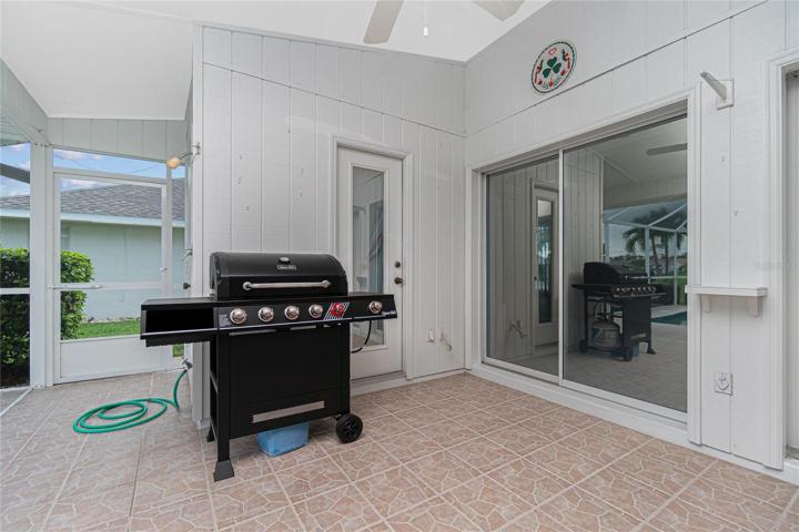There is a convenient half-bath just off the lanai.