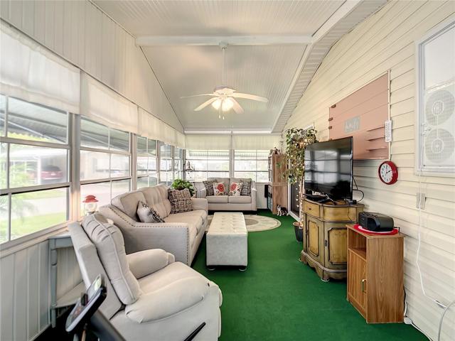 Plenty of room in this Florida room