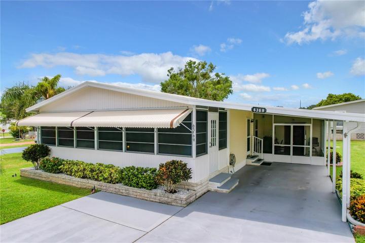 Large front FL room with shutters