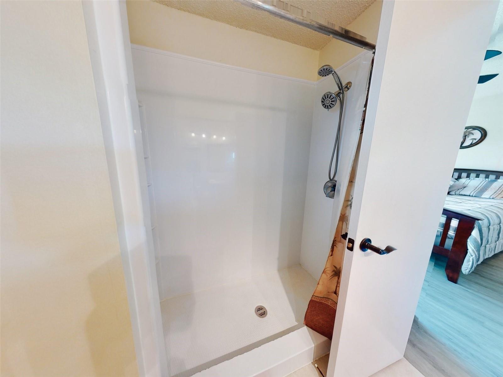 PARE 609 - Master Bathroom