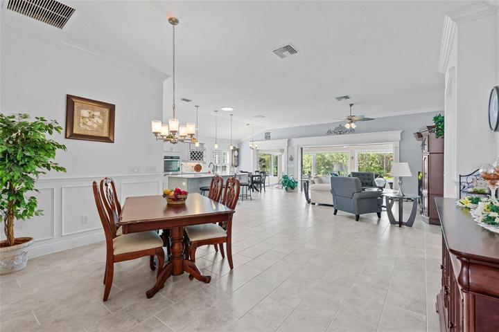 BEAUTIFUL FLOORING THROUGHOUT