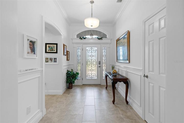 CHECK OUT THE ENTRANCE DOOR! LOTS OF NATURAL LIGHT