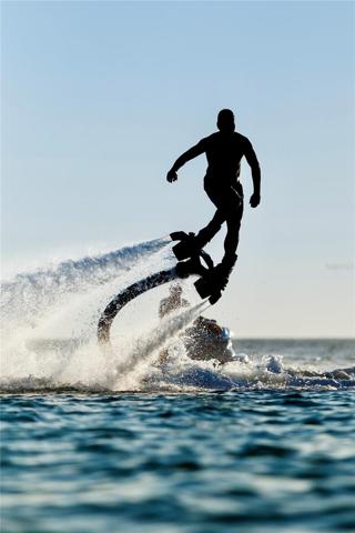 Multiple cutting edge watersports providers within 30 mins