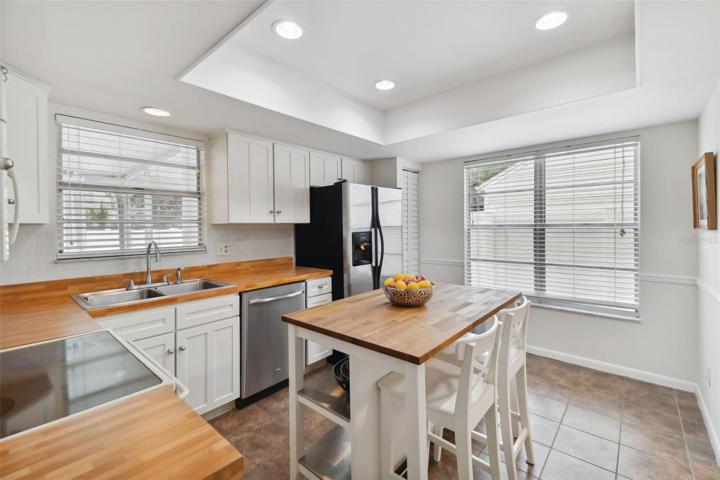 Kitchen (Island Stays)