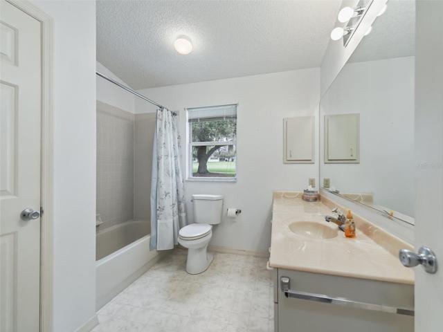 2nd Bath Room