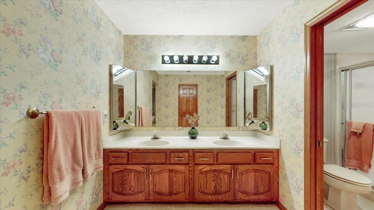 En suite bathroom