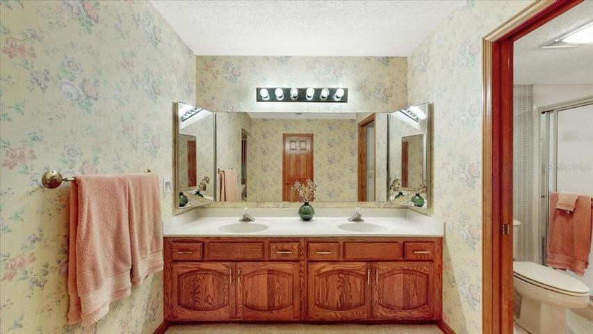 En suite bathroom
