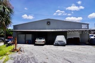 Rear Bay with covered work areas.