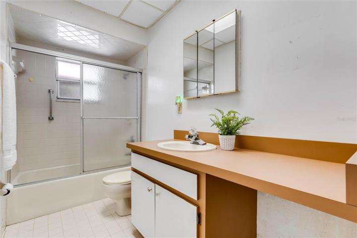 Cottage Bath