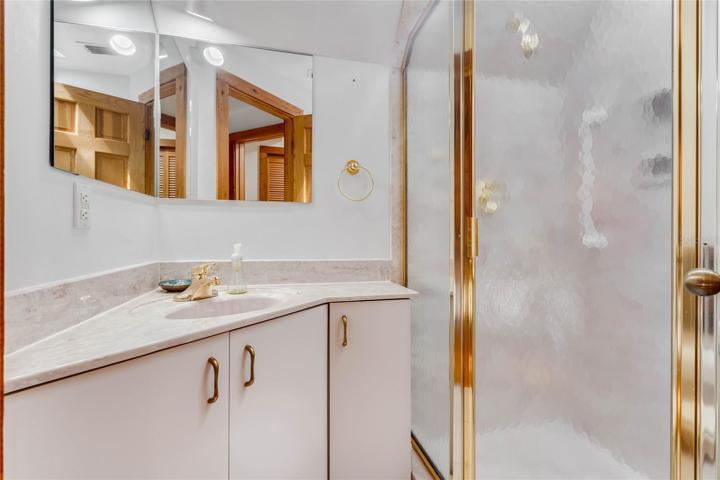 Cabin Guest Bathroom, 2nd Floor