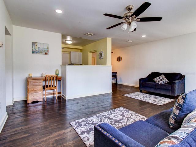 Living Rm/Dining Rm 1
