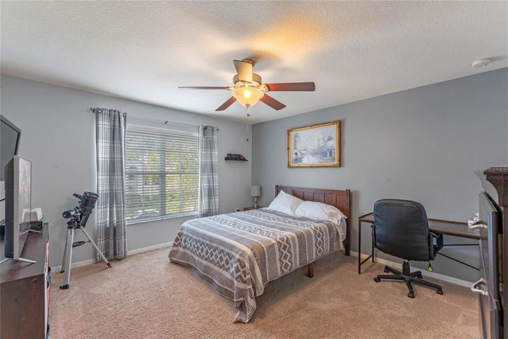 Upstairs Bedroom #4