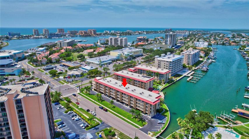 A breathtaking aerial view capturing the stunning expanse of the surrounding landscape.