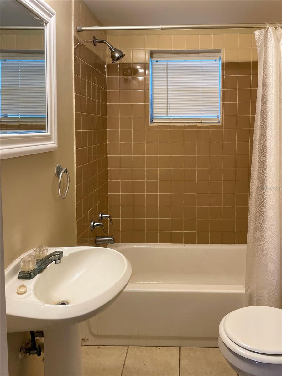 Building_down-Bathroom