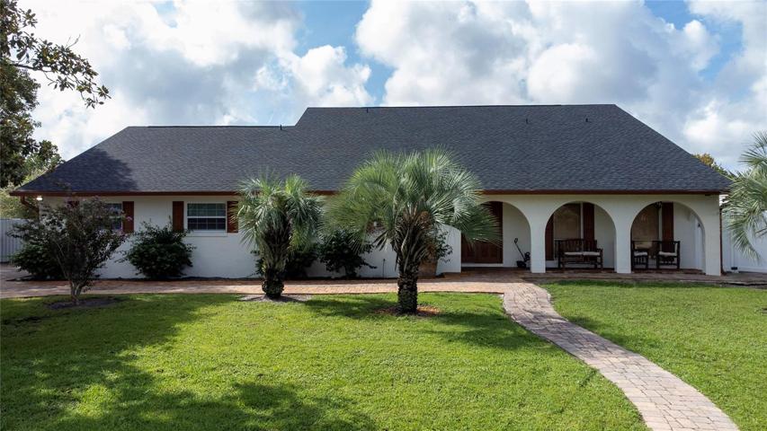 Beautiful colonial style front