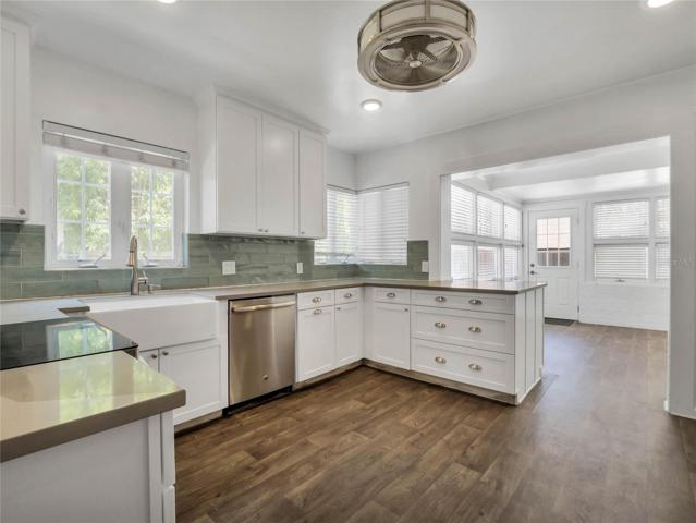 Kitchen & Dinette