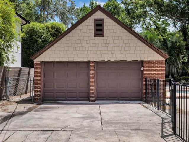 Detached Garage