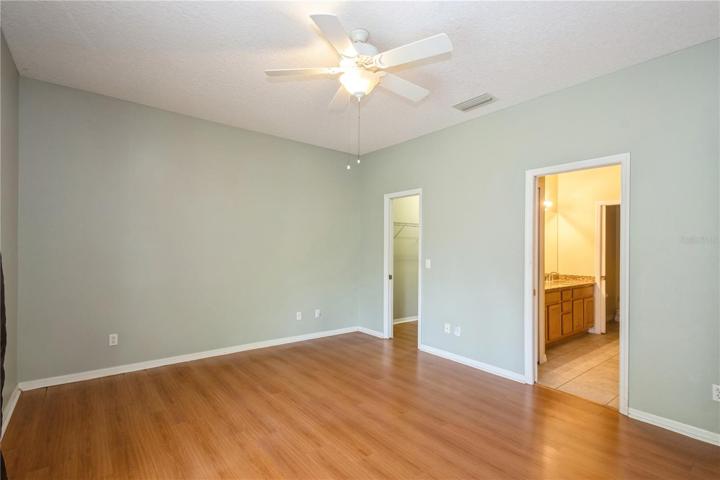 Owner's bedroom with en-suite and walk in closet.