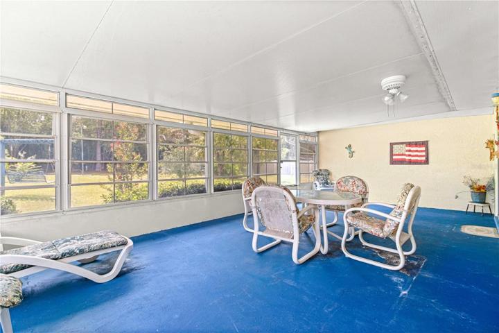 Oversized Screened Lanai