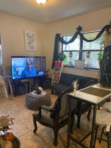 FAMILY ROOM !