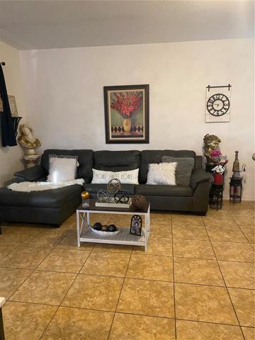 LIVING ROOM !