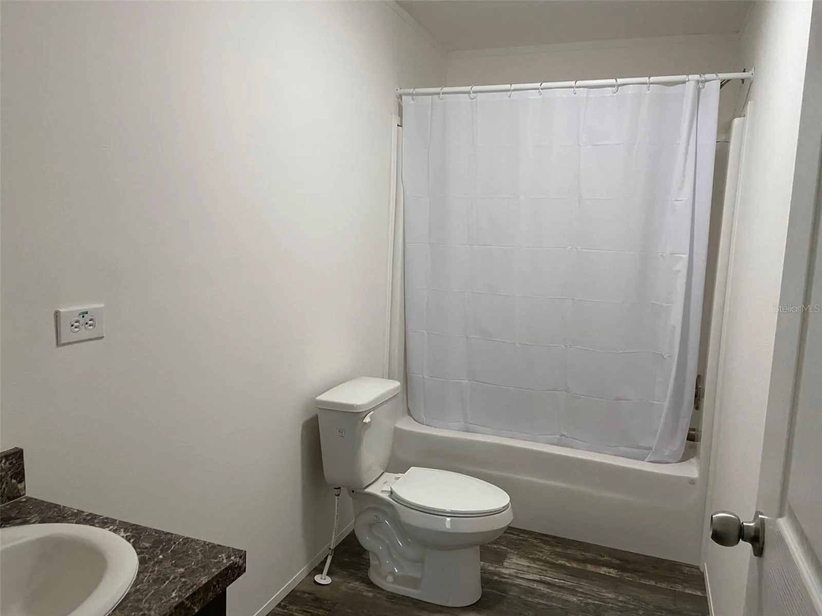 New Port Richey, Florida 34654, 3 Bedrooms Bedrooms, 0 ,2 BathroomsBathrooms,Residential,For Sale,KEYLIME,0,W7857536