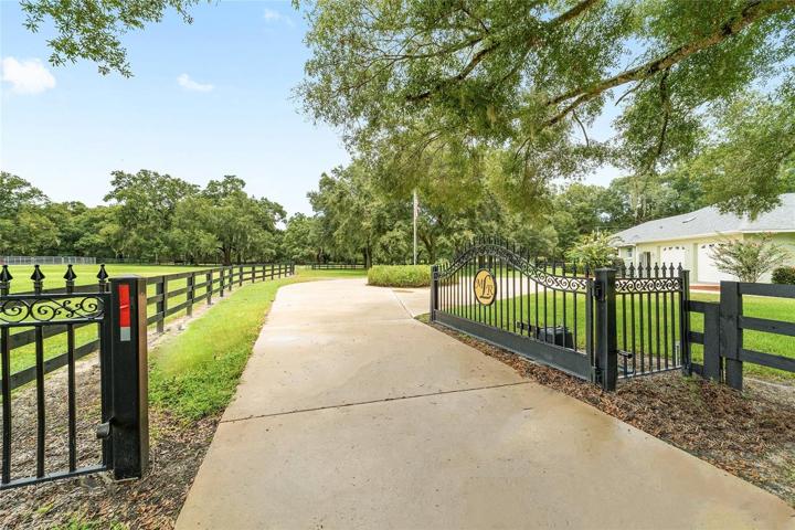 AUTOMATIC ENTRANCE GATE
