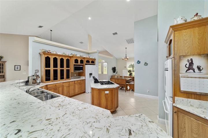 KITCHEN PERFECT FOR ENTERTAINING